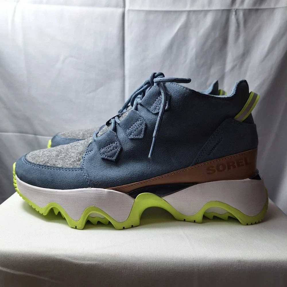 SOREL Kinetic Impact Caribou Waterproof Boot Women Sz 9.5 Blue Grey Lime Outsole